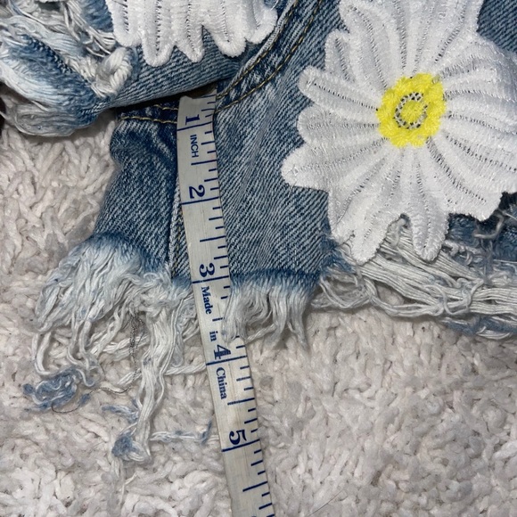 High waist daisy shorts NWT - Picture 4 of 4